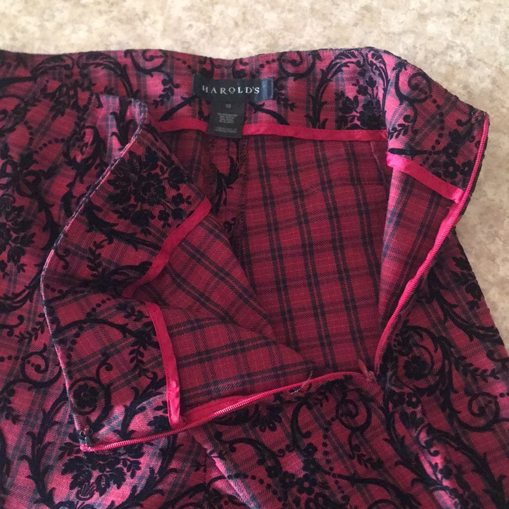 HAROLD’S Fancy Red plaid pant - Picture 6 of 10